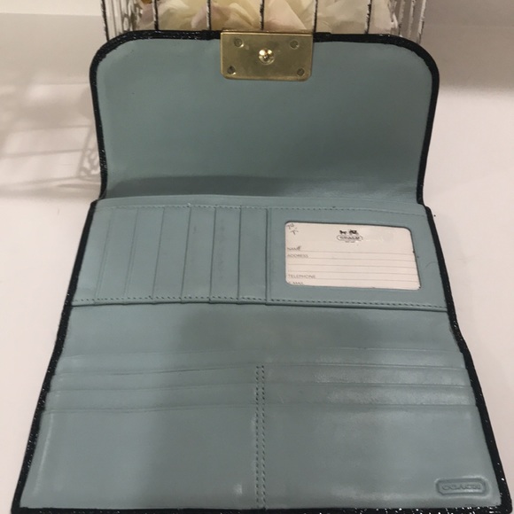 Coach patten leather black wallet 8 x 4.5 - Picture 2 of 5